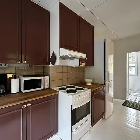 Villa Vaeaeksyn Mummola *